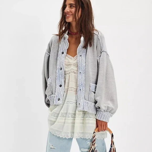 Free People We The Free Cute In This Cardi Medium in Quiet Grey New - Picture 3 of 9